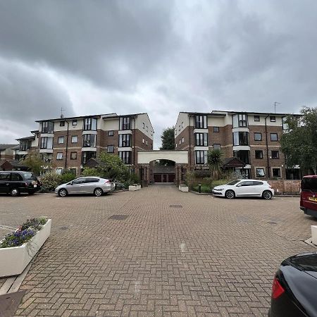 Canary Wharf Haven - Spacious & Homely Entire 1 Bedroom Flat London Luaran gambar