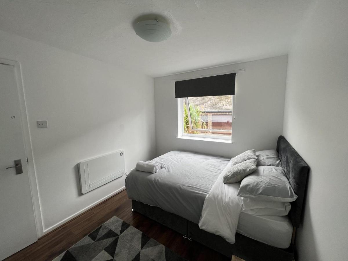 Canary Wharf Haven - Spacious & Homely Entire 1 Bedroom Flat London Luaran gambar
