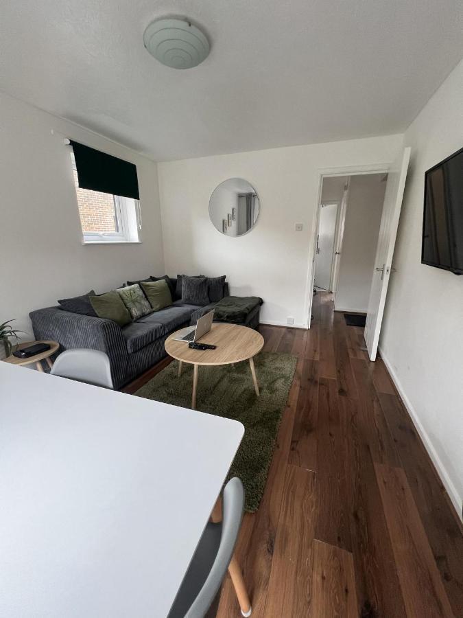 Canary Wharf Haven - Spacious & Homely Entire 1 Bedroom Flat London Luaran gambar