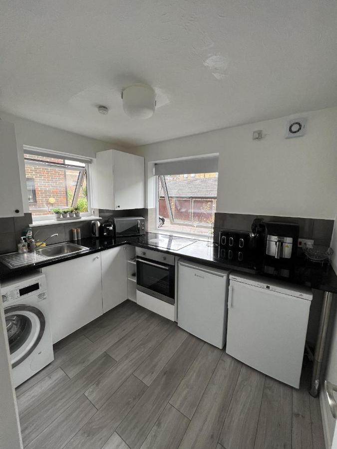 Canary Wharf Haven - Spacious & Homely Entire 1 Bedroom Flat London Luaran gambar